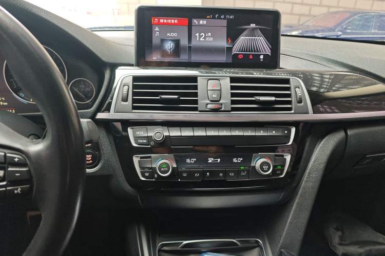 Used BMW 3 Series 2018 320Li Fashion Model Audio And AC Panel