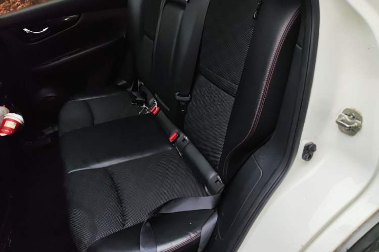 Used Nissan Qashqai 2016 2.0L CVT Luxury Edition Left Rear Seat