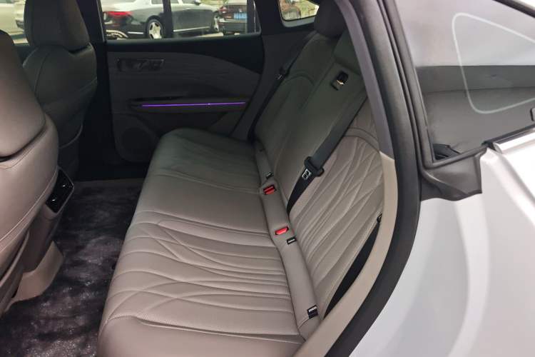 Used Geely Galaxy 8 2025 130km EM-P Exploration Edition Left Rear Seat