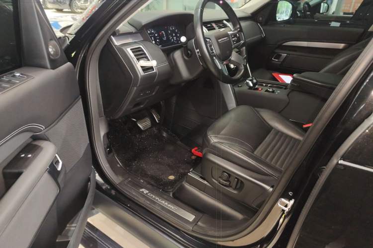 Used Land Rover Discovery 2021 360 PS R-Dynamic S Driver Seat