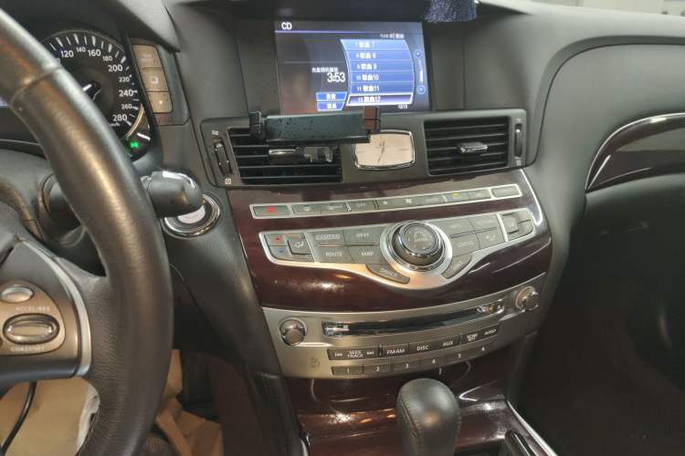 Used Infiniti Q70 2019 Q70L 2.0T Elite Plus Version
