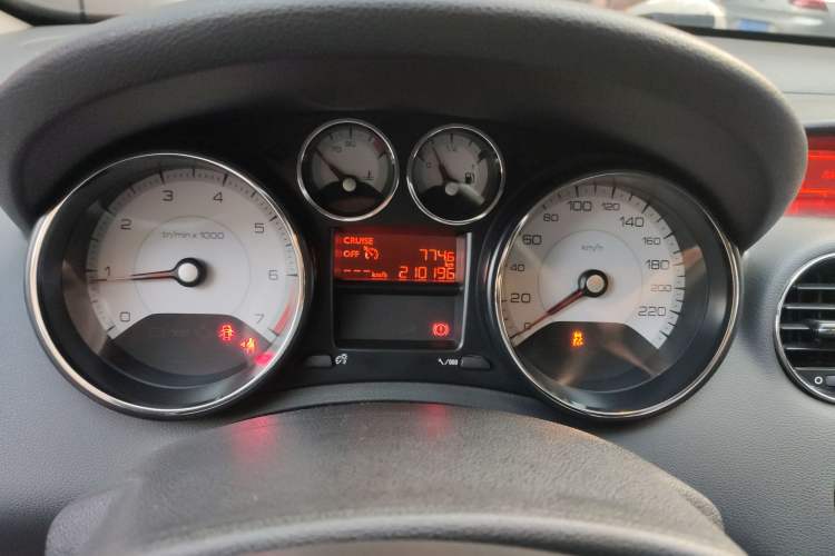 Used Peugeot 408 2013 2.0L Manual Comfort Edition