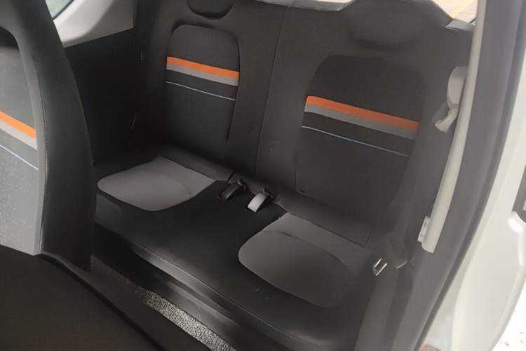 Used Wuling Hongguang MINIEV 2020 Enjoyment Model Lithium Iron Phosphate Interior 4