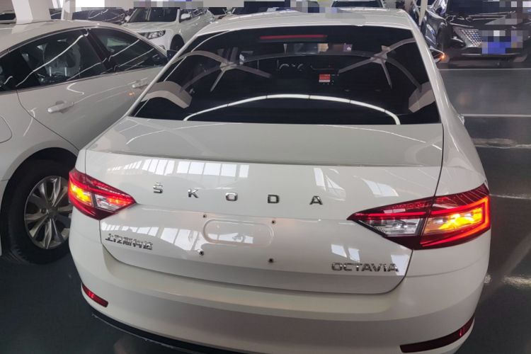 Used Skoda Octavia 2019 1.5L Automatic Smart Drive Luxury Edition China VI Standard