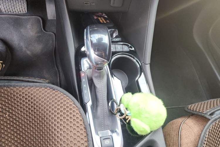 Used Buick Encore PLUS 2023 Smart Fun Edition Gear Lever