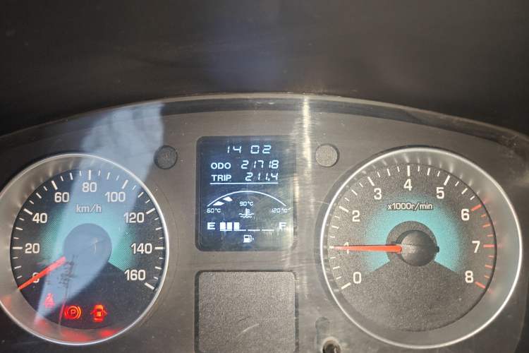 Used Jinbei New Hiace X30L 2023 1.5L Wealth Edition Van 2/5-Seater Air-Conditioned Model SWC15M