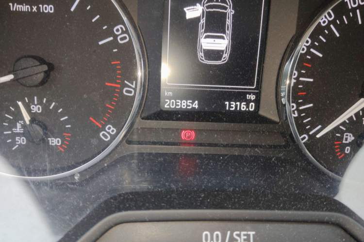 Used Skoda Octavia 2016 1.6L Automatic Smart Drive Edition Odometer Close Up