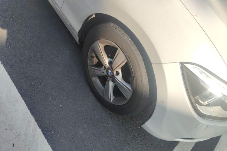 Used BMW 1 Series 2013 Revised 118i Sport Edition Right Front Wheel Hub