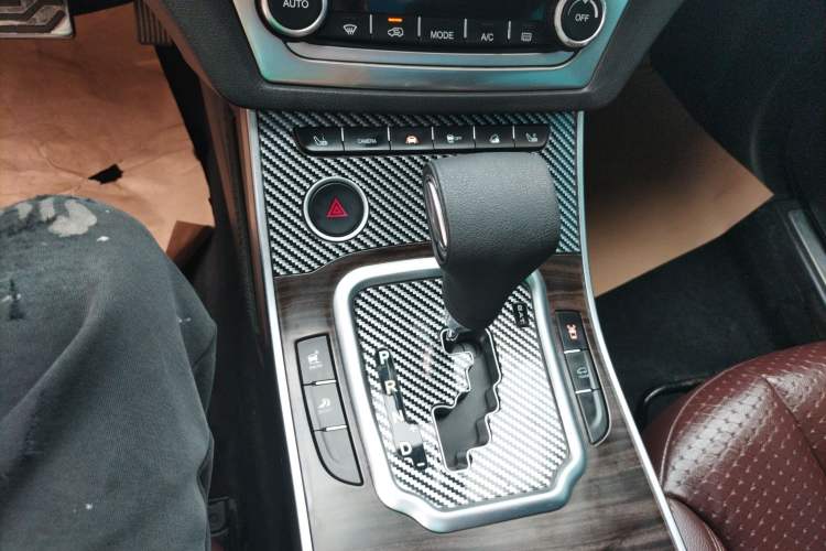 Used Land X7 2015 2.0T Panoramic Prestige Edition
