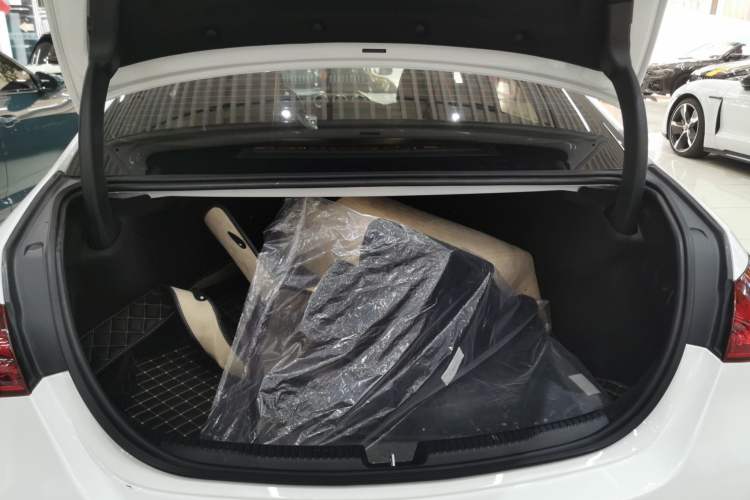 Used Mercedes-Benz C-Class 2024 Restyled C 260 L Sport Edition Trunk