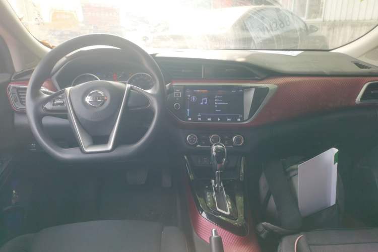 Used Nissan Lannia 2019 1.6L CVT Cool Edition China VI Center Console