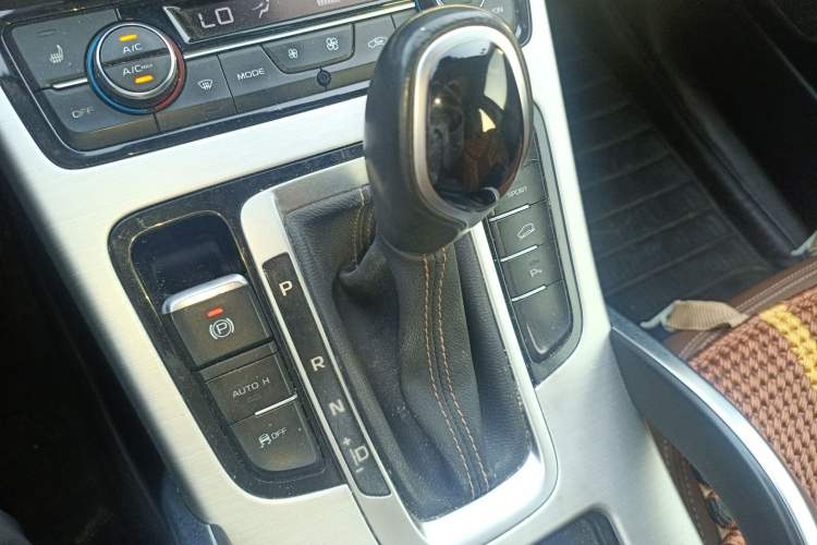 Used Geely Auto Emgrand X7 Sport 2016 1.8TD Automatic ZhiZun Version
