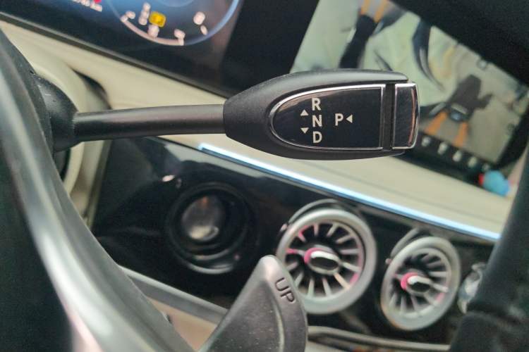 Used Mercedes-Benz S-Class 2012 S 300 L Business Standard Model