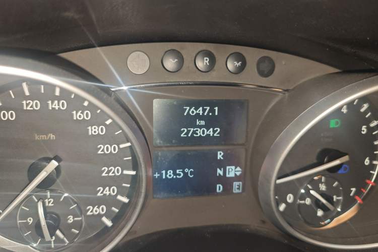 Used Mercedes-Benz R-Class 2011 R 300 L Business Model
