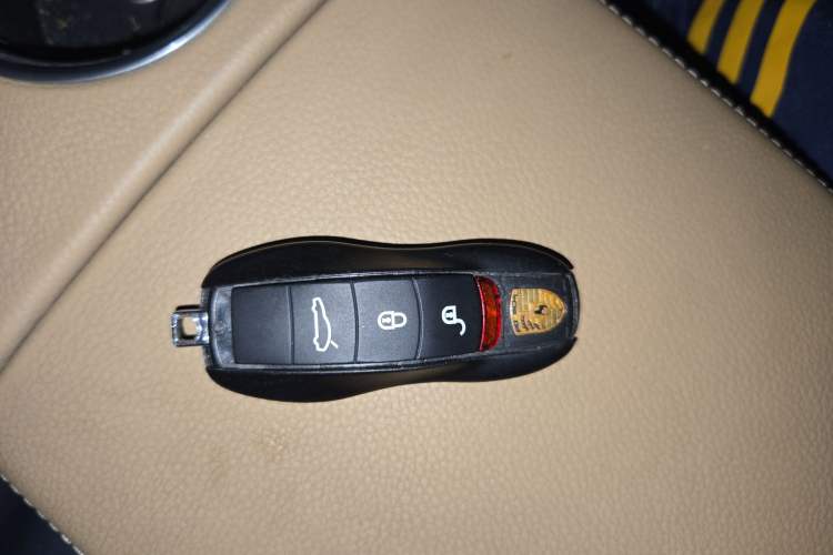 Used Porsche Panamera 2016 Panamera Executive Edition 3.0T Vehicle Key