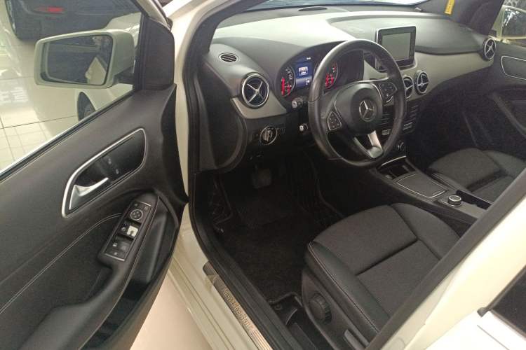 Used Mercedes-Benz B-Class 2015 B 200 Sport Edition