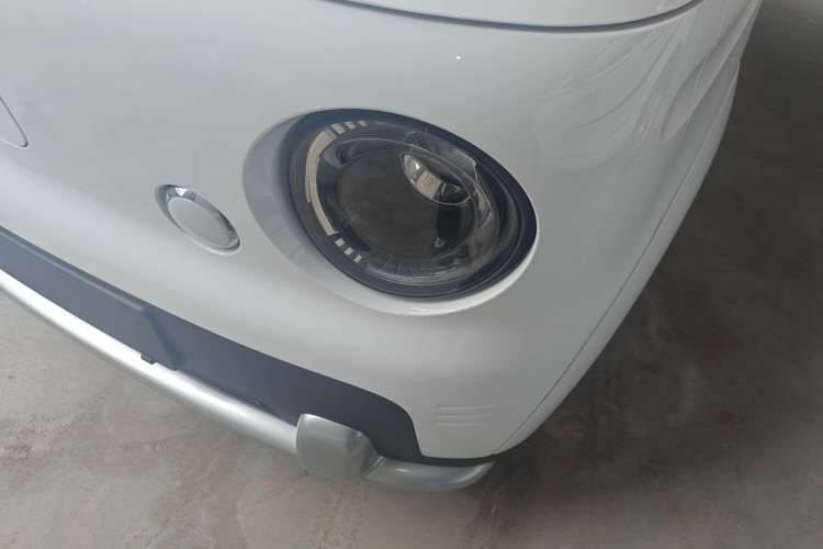 Used Livan Blue Balloon 2025 Model Dynamic Version Left Front Headlight