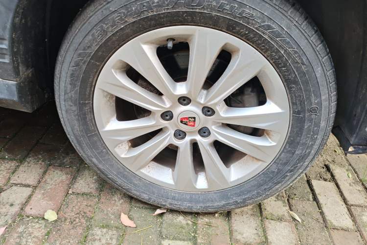 Used Roewe RX5 2016 20T Two-Wheel Drive Automatic Flagship Edition Right Front Wheel Hub