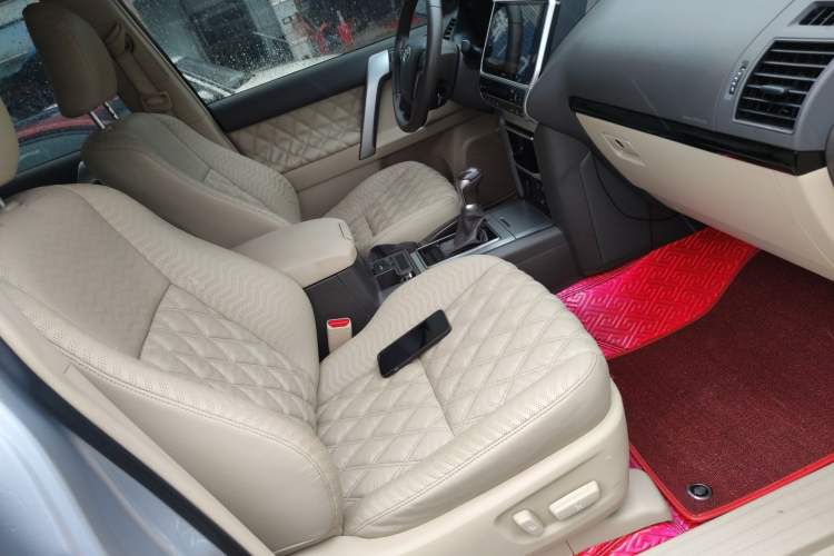 Used Toyota Prado 2018 4.0L U.S.-Spec Version 7 Seats Right Front Seat