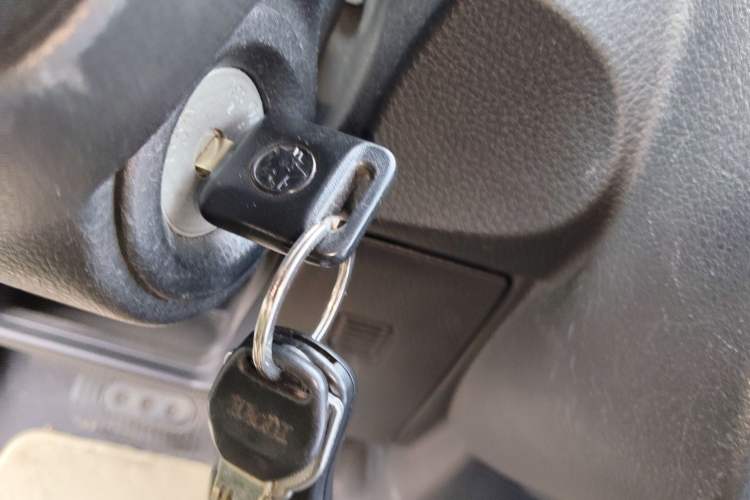 Used Venucia R50X 2013 1.6L Automatic Model Vehicle Key