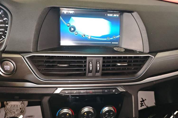 Used Haval H6 2018 Blue Label Sport Edition 1.5T Manual Two-Wheel Drive Elite Model Audio And AC Panel