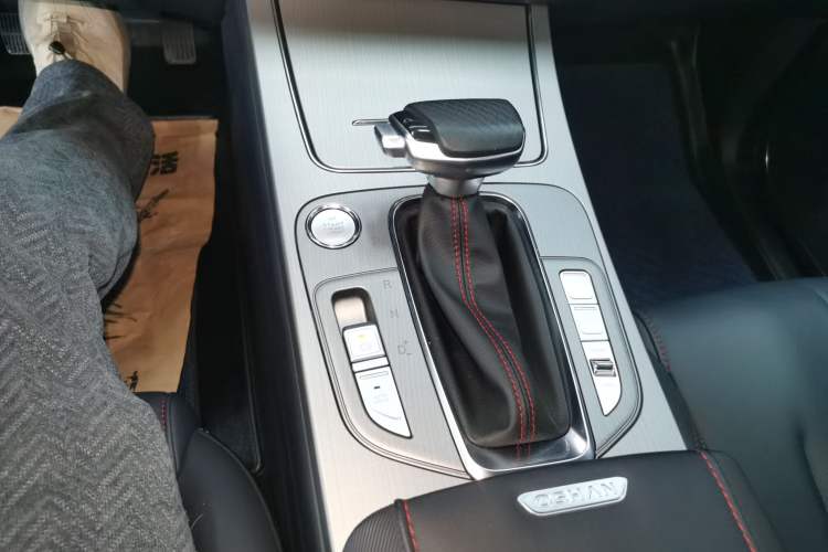 Used CHANGAN OSHAN X7 2021 1.5T Automatic Luxury Model Gear Lever