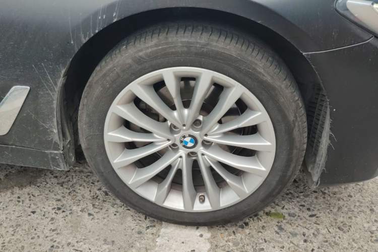 Used BMW 5 Series 2021 525Li Luxury Package Right Front Wheel Hub
