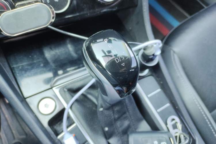 Used Volkswagen Sagitar 2022 280TSI DSG Flyover Edition Gear Lever