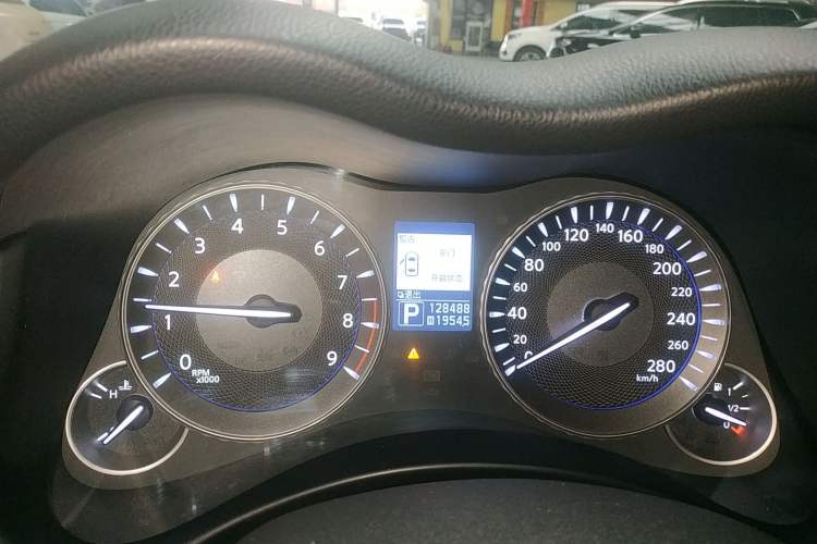 Used Infiniti Q70 2013 Q70L 2.5L Elegance Edition Instrument Cluster