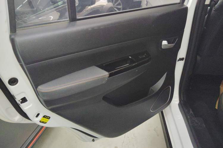 Used SWM X3 2020 1.5L Manual Value Edition 7 Seats