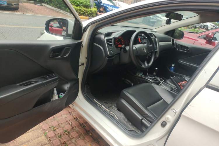 Used Honda Gienia 2017 1.5L Manual Classic Edition
