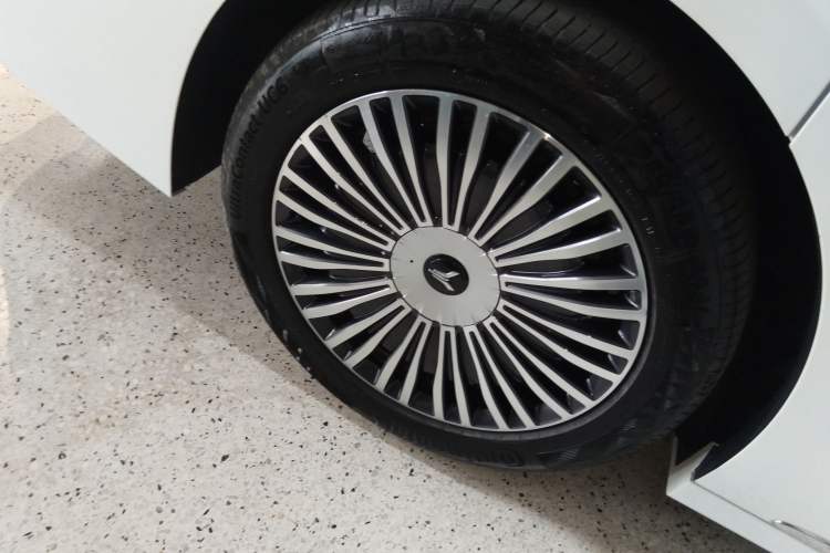 Used VOYAH Dream 2025 PHEV Four-Wheel Drive Excellence Qiankun Edition
