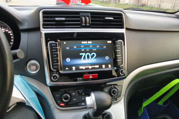 Used Haval M6 2019 1.5T DCT Two-Wheel Drive Elite Version China VI Standard