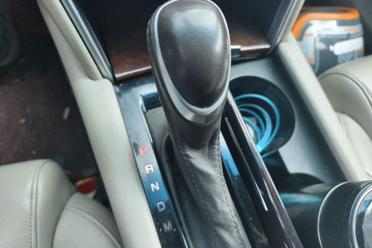 Used Cadillac XTS 2017 28T Tech Edition Gear Lever