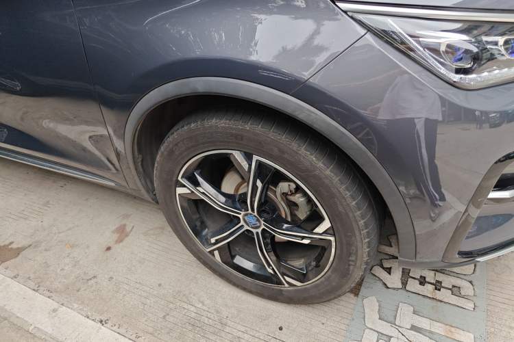 Used BYD Tang New Energy 2021 DM-i 112KM Prestige Model Right Front Wheel Hub