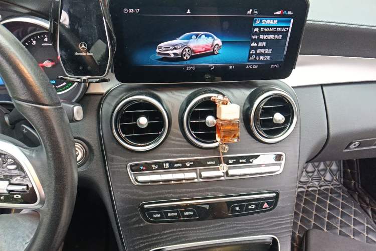 Used Mercedes-Benz C-Class 2019 C 260 L Sport Edition Audio And AC Panel