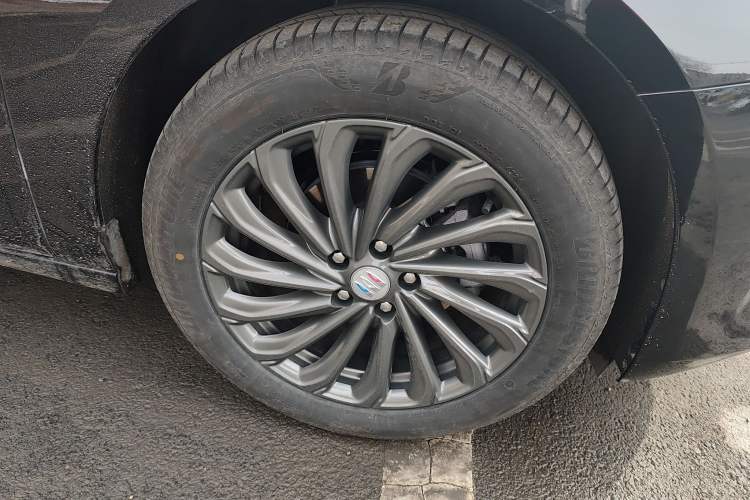 Used Buick LaCrosse 2025 28T Platinum Edition
