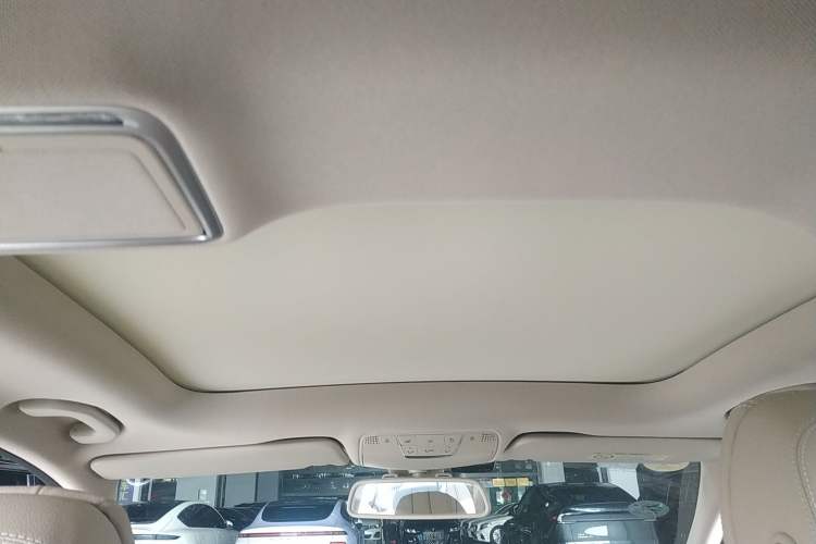 Used Mercedes-Benz C-Class 2016 C 200 L
