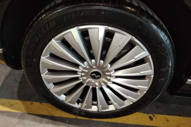 Used ONVO Luxeed L90 2025 Model—Max Six-Seater Version
