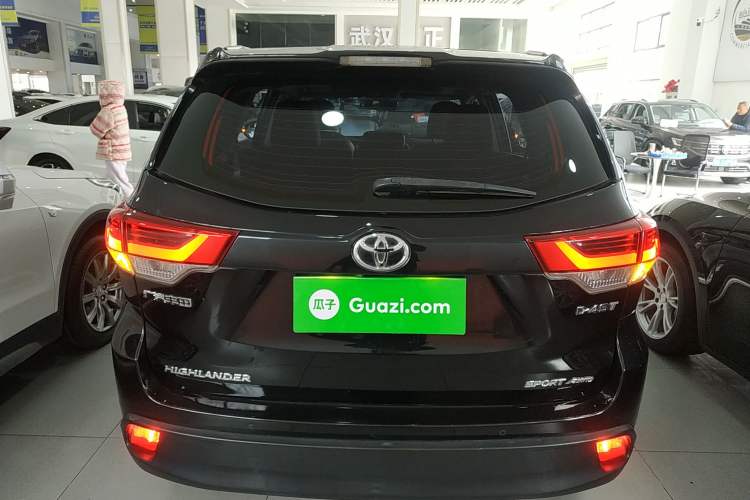 Used Toyota Highlander 2018 2.0T Four-Wheel Drive Luxury Version 7 Seats China VI Standard
