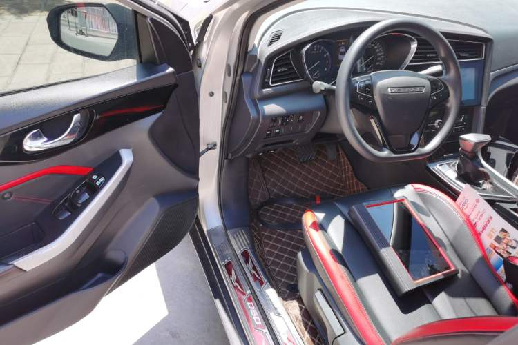 Used Venucia D60 2018 1.6L CVT Smart Connect Elite Edition Driver Seat