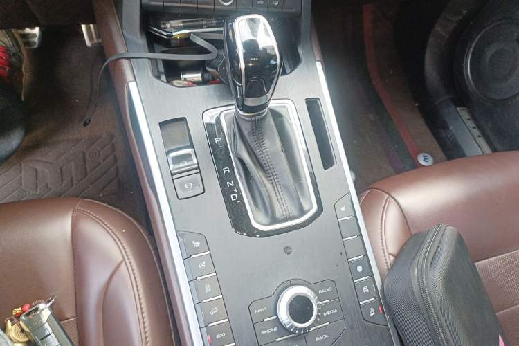 Used Wey VV5 2019 Upgraded Model 2.0T Two-Wheel Drive Ultra-Luxury Version China V Standard Gear Lever