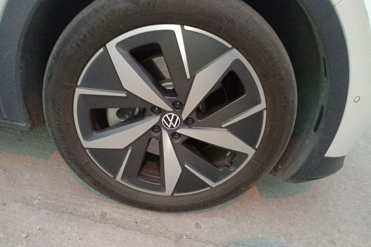 Used Volkswagen ID.4 CROZZ 2022 Long-Range PURE+ Edition Right Front Wheel Hub