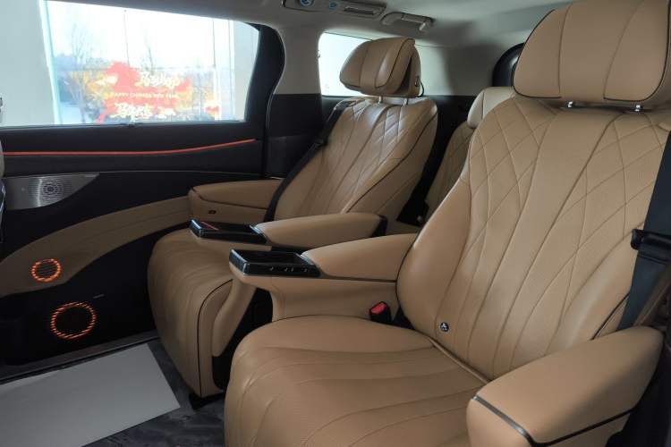 Used Denza D9 2024 DM-i 1050 Luxury Model