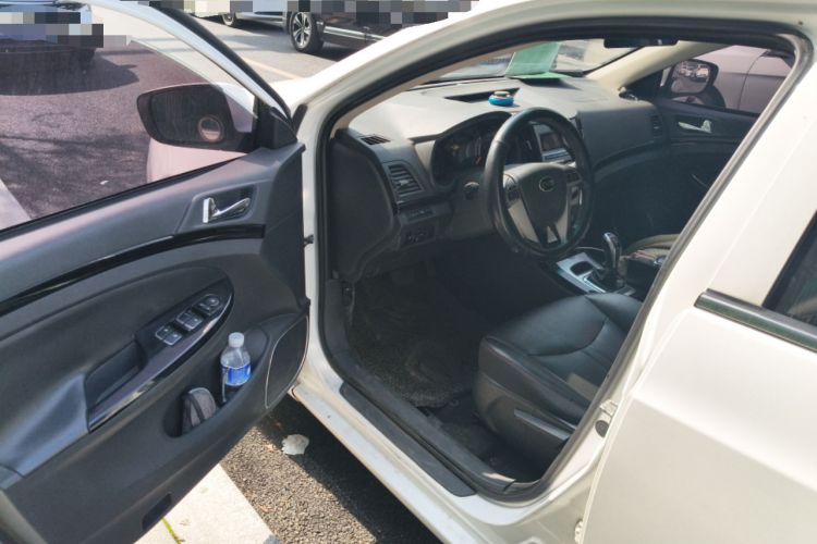 Used BYD e5 2016 300 Luxury Edition Driver Seat