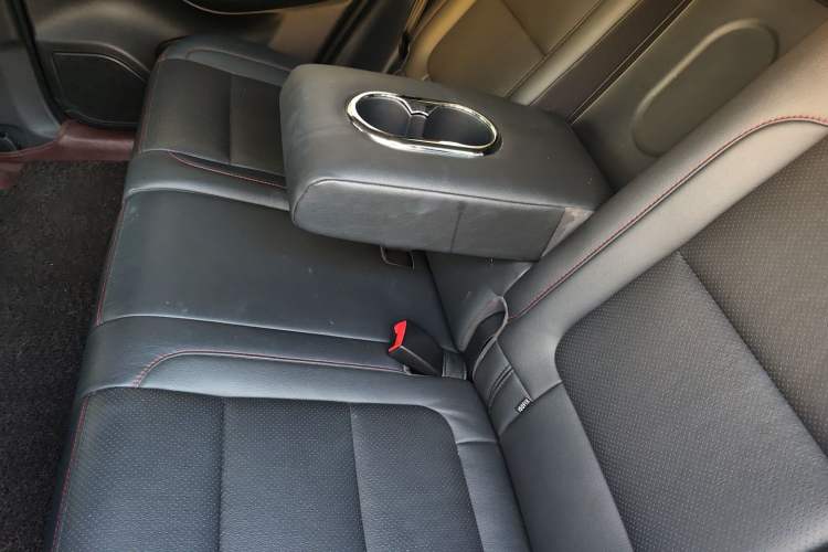 Used Changan CS75 2015 1.8T Automatic 4x4 Prestige Model China V Emission Standard
