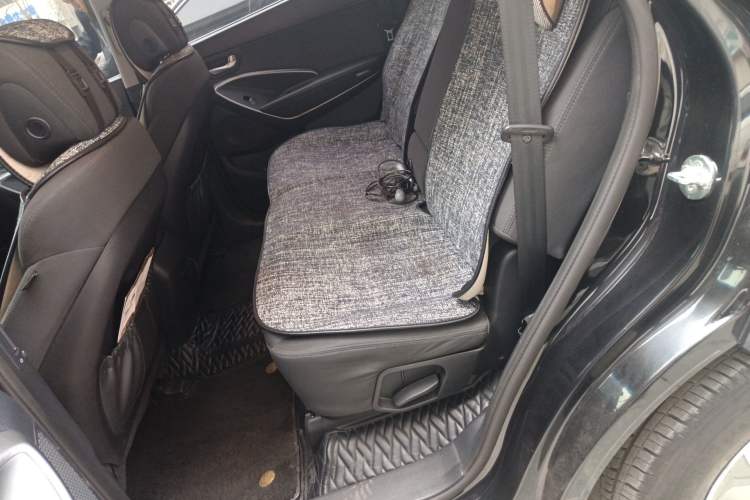 Used Hyundai Grand SantaFe 2015 2.0T 7-Seater Two-Wheel Drive Leading Edition Left Rear Seat