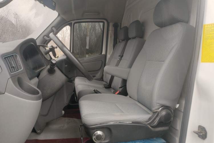 Used Foton Toano 2023 2.0T Automatic Urban Edition Short Wheelbase Mid-Height Rear Single Tire 3 Seats
