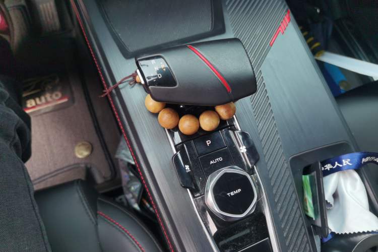 Used CHANGAN OSHAN Z6 2022 Blue Whale 1.5T DCT Luxury Model Gear Lever