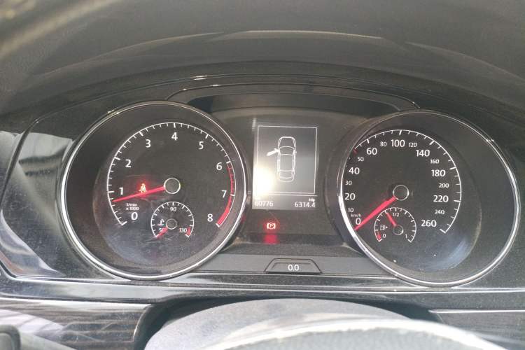 Used Volkswagen Lamando 2015 280TSI Manual Comfort Edition Instrument Cluster